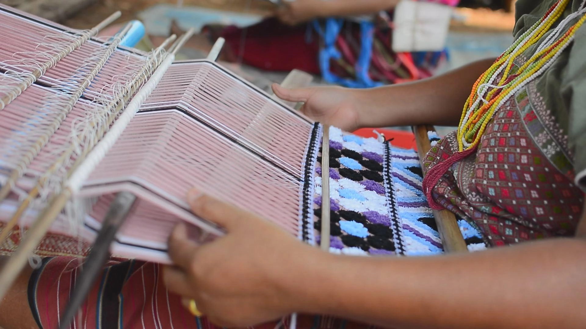 ผ้าพื้นเมือง ปกาเกอะญอ