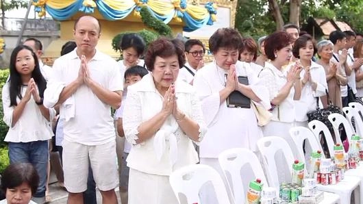 ความสุขที่เลือกได้...แม้ไร้เพื่อนคู่คิด