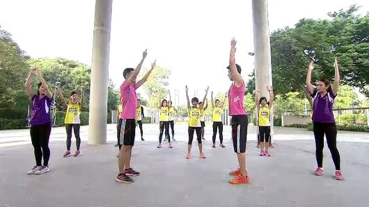 ท่าวอร์มอัพก่อนว่ายน้ำ