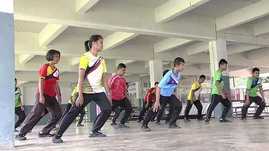 การสร้างความแข็งแรงด้วยการละเล่นพื้นบ้าน "วิ่งเปี้ยว"