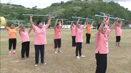 ออกกำลังกายแบบแอโรบิกด้วยไม้พลอง สำหรับผู้สูงอายุ