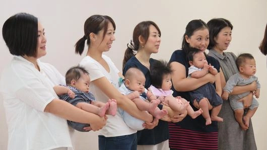 โรงเรียนสอนแม่เลี้ยงลูก