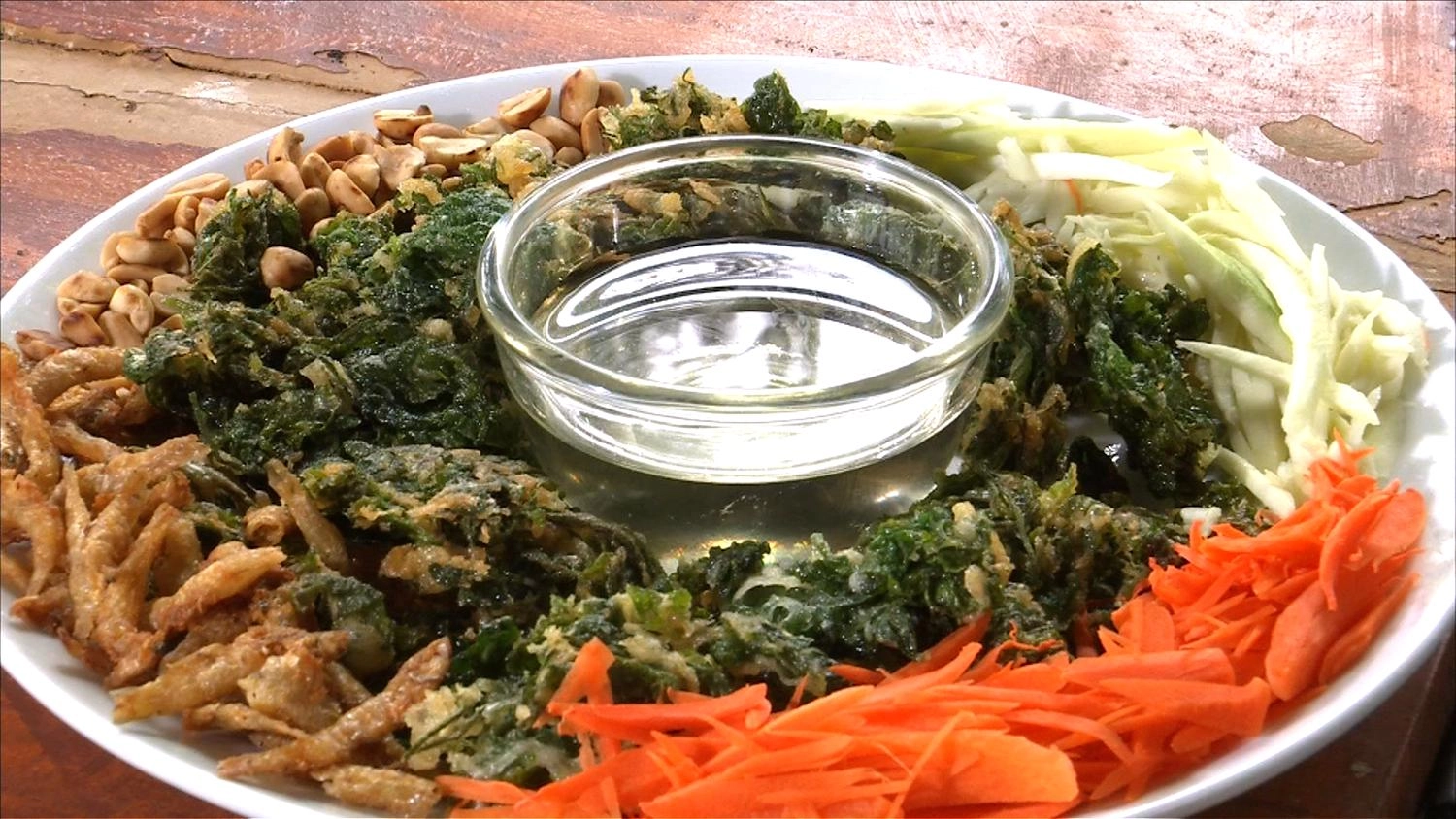 ยำผักหวานป่าทอดกรอบ