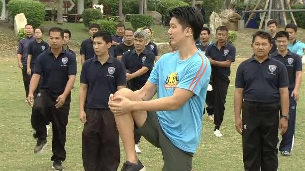 ยืดสะโพกแก้ปวดหลัง