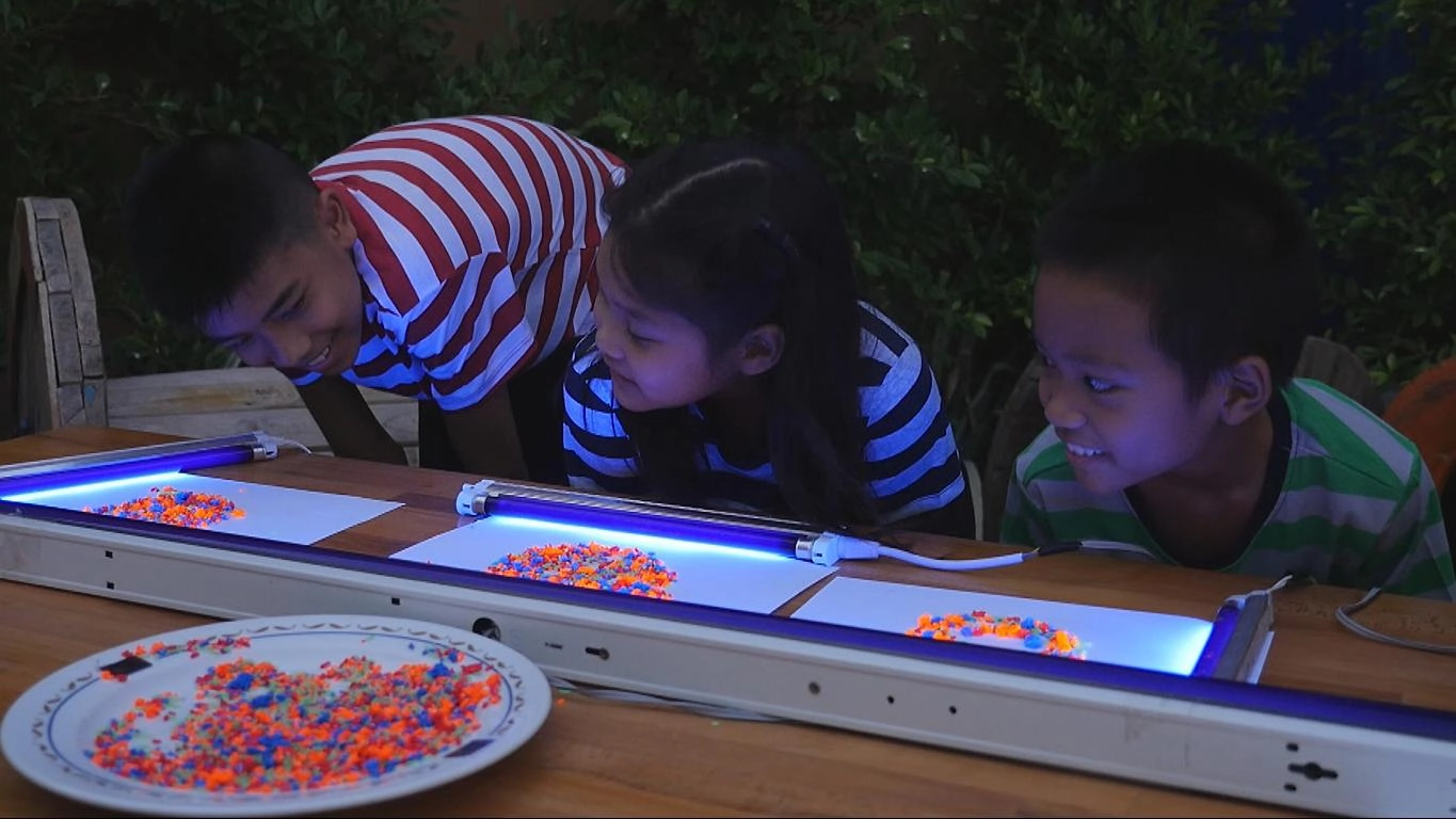 แบล็คไลท์