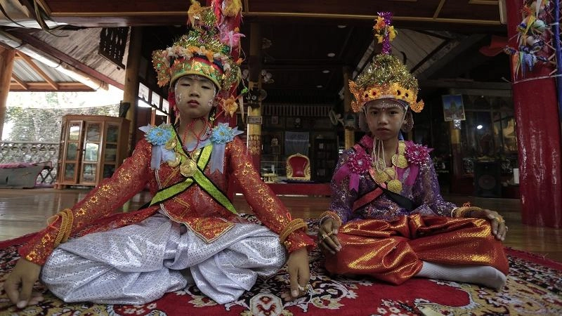 ปอยเมืองปอน