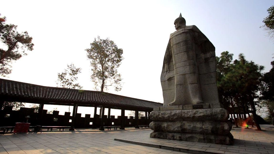 เดินบนแผ่นดินสามก๊ก