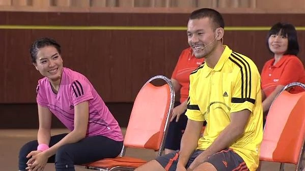 ท่ายืดเหยียดเล่นมือถือ