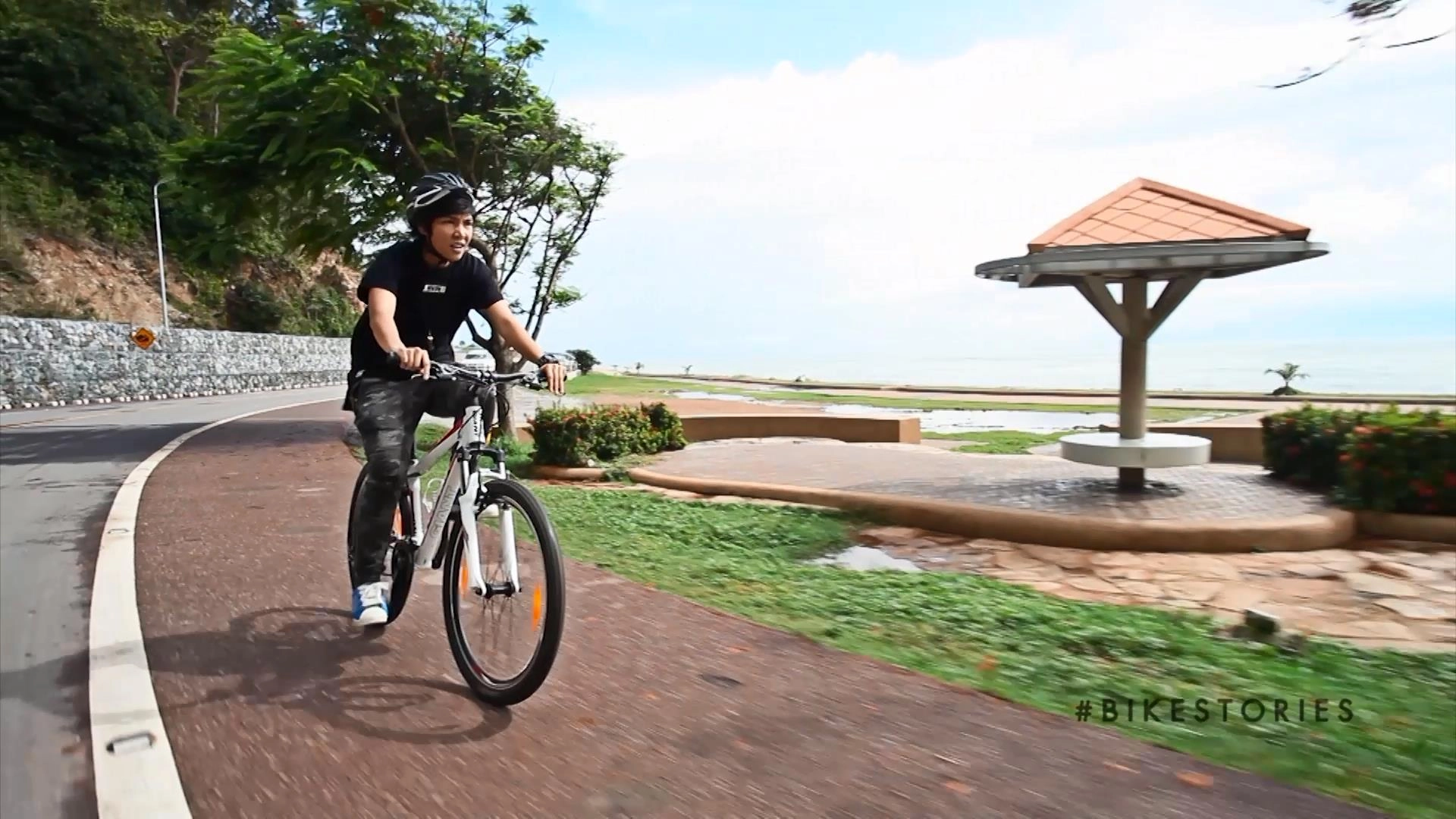 สุด chill บนถนนเลียบหาดคุ้งวิมาน