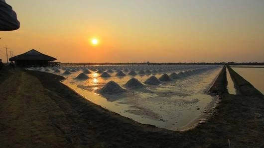 สุขสองฝั่งจากบางตะบูนถึงแหลมผักเบี้ย จ.เพชรบุรี