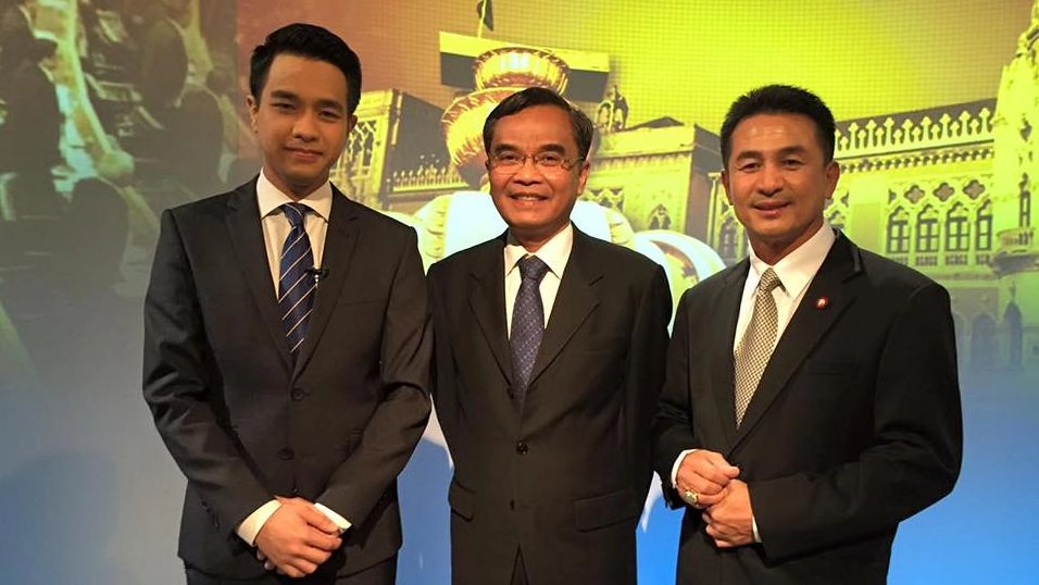 2 พรรค 1 รัฐธรรมนูญ "เพื่อไทย-ประชาธิปัตย์"