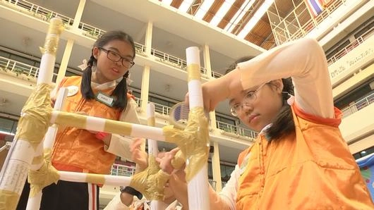 หอคอยกระดาษ (Tag Team)