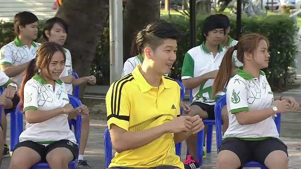 ลดเอวด้วยท่าบริหารร่างกายบนเก้าอี้