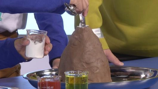 ลาวาระเบิด