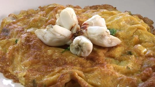 ข้าวผัดปูและไข่เจียวปู