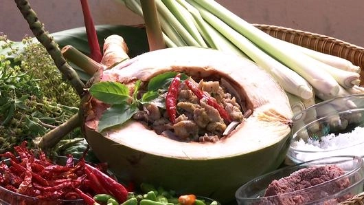 แกงไก่กะลา