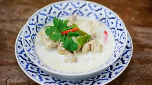 ต้มข่าไก่