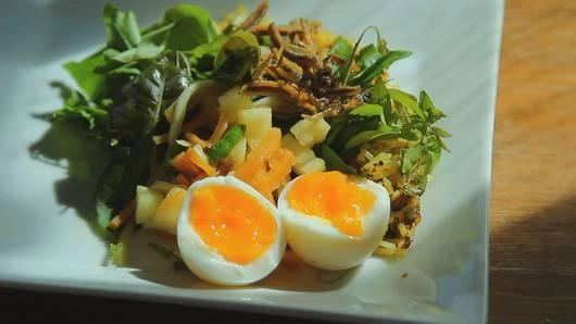 ข้าวยำคลุก