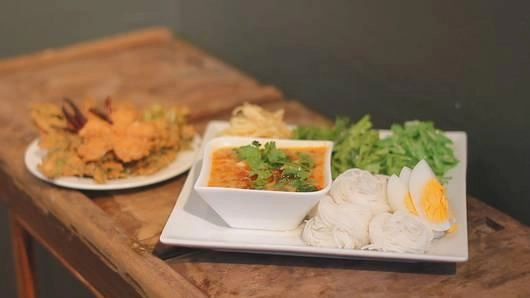 ขนมจีนน้ำพริก (อาจารย์พิมพรรณ ประณีตทอง)