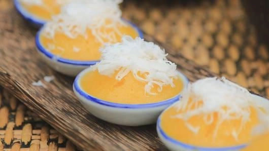 ขนมตาล (เพ็ญแข สุดประเสริฐ)