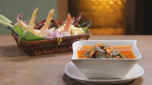 แกงผักเชียงดาปลาแห้ง (ศุภณัฐ คณารักษ์)