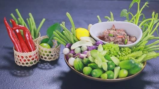 ต้มข่าปลาสลิดทอด (ปุญชรัศมิ์ แก้ววัฒนะบรมวงศ์)