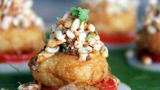 แหย่ไข่มดแดง เอามาทำเมนูสุดแซ่บกับ “แบงค์ –ปวริศร์ มงคลพิสิฐ”