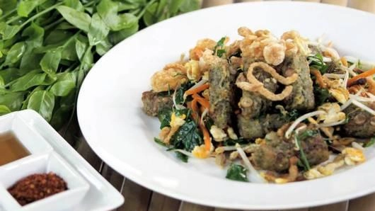 ปรุงขนมผักหวานป่า กับ "กล้วย เชิญยิ้ม"