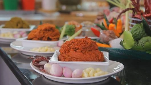 ถอดรหัสพริกแกง