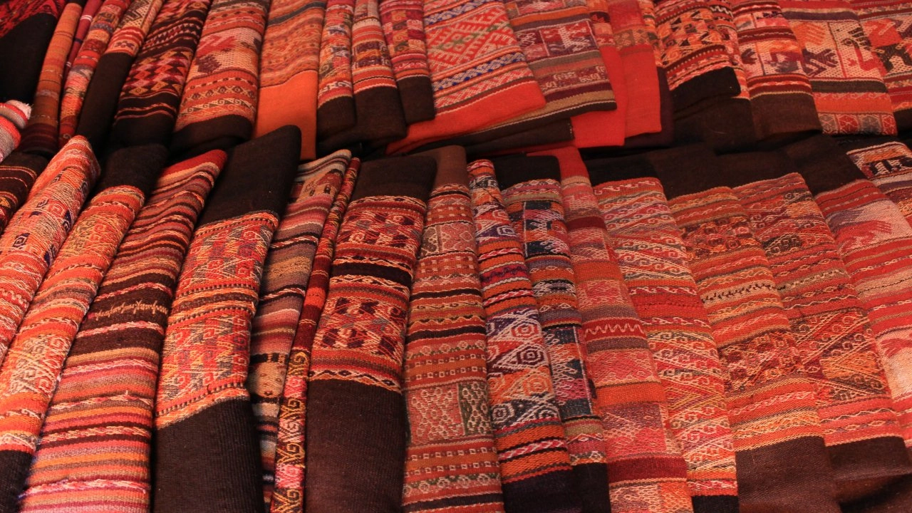 ​ตามหาสาวทอผ้า