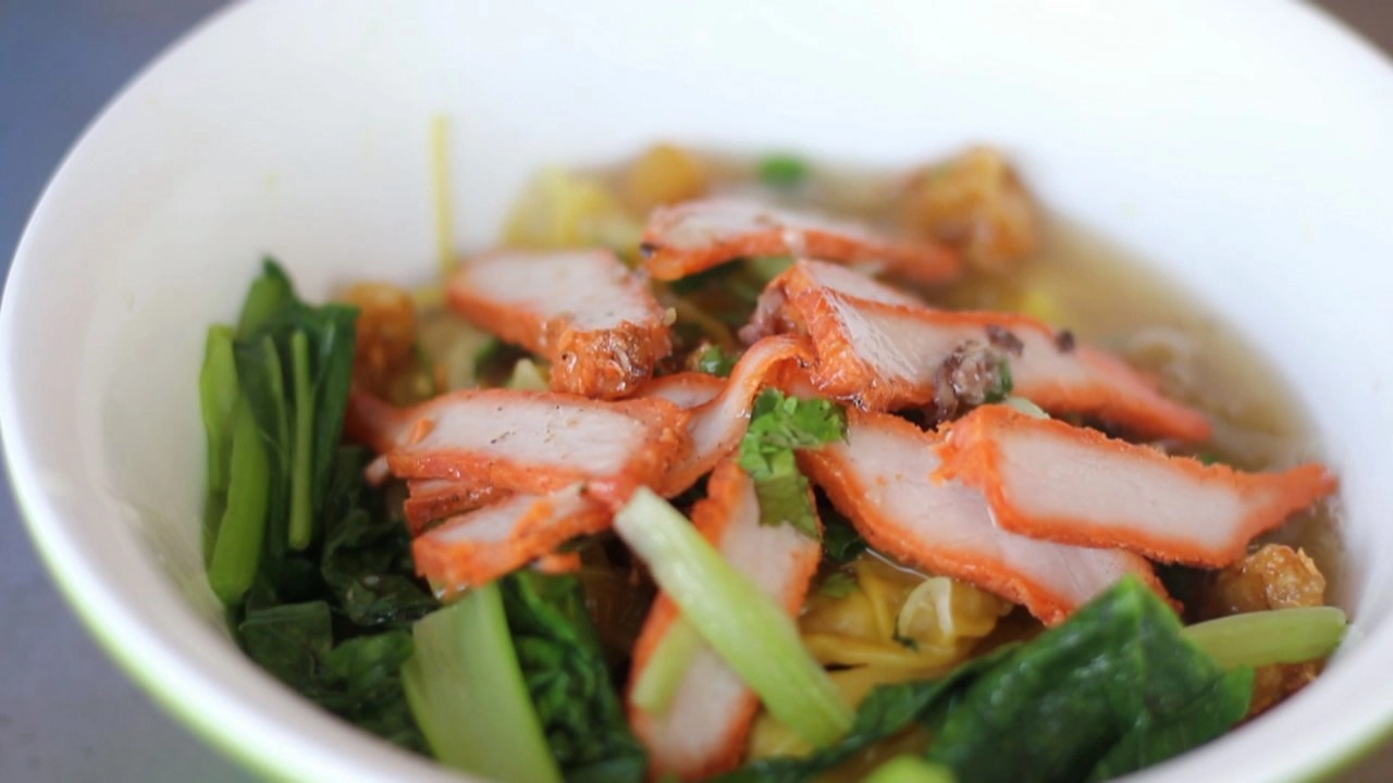 ทุ่งเทิน บะหมี่เกี๊ยว , ปากบารา กม. 0, ทุนไทยไหลออก