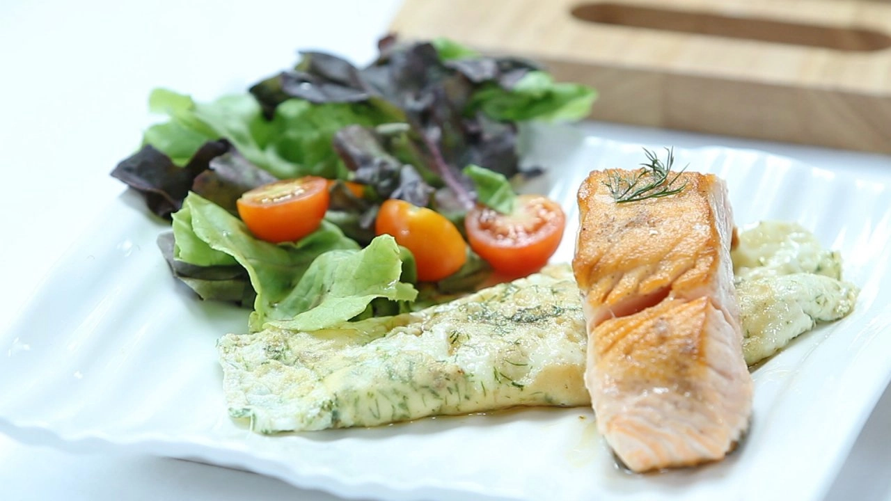 เมนูคุมน้ำหนัก ไวท์ออมเล็ตแซลมอน, โยคะท่าอูฐ