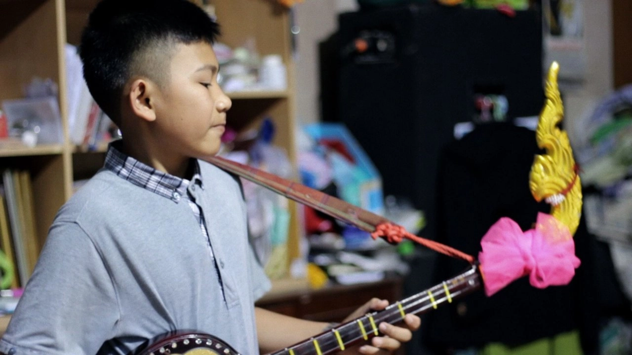 เพชรพิณทอง