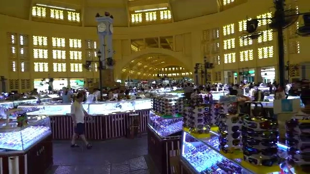 พซาร์ทะไม สมบูรณ์แห่งทรัพยากร, อุตสาหกรรมและธุรกิจที่น่าสนใจลงทุนในกัมพูชา