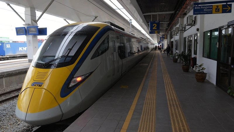 รถไฟในพรมแดน 3 ประเทศ