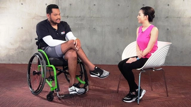 โค้ชไตรกีฬาบนรถวีลแชร์