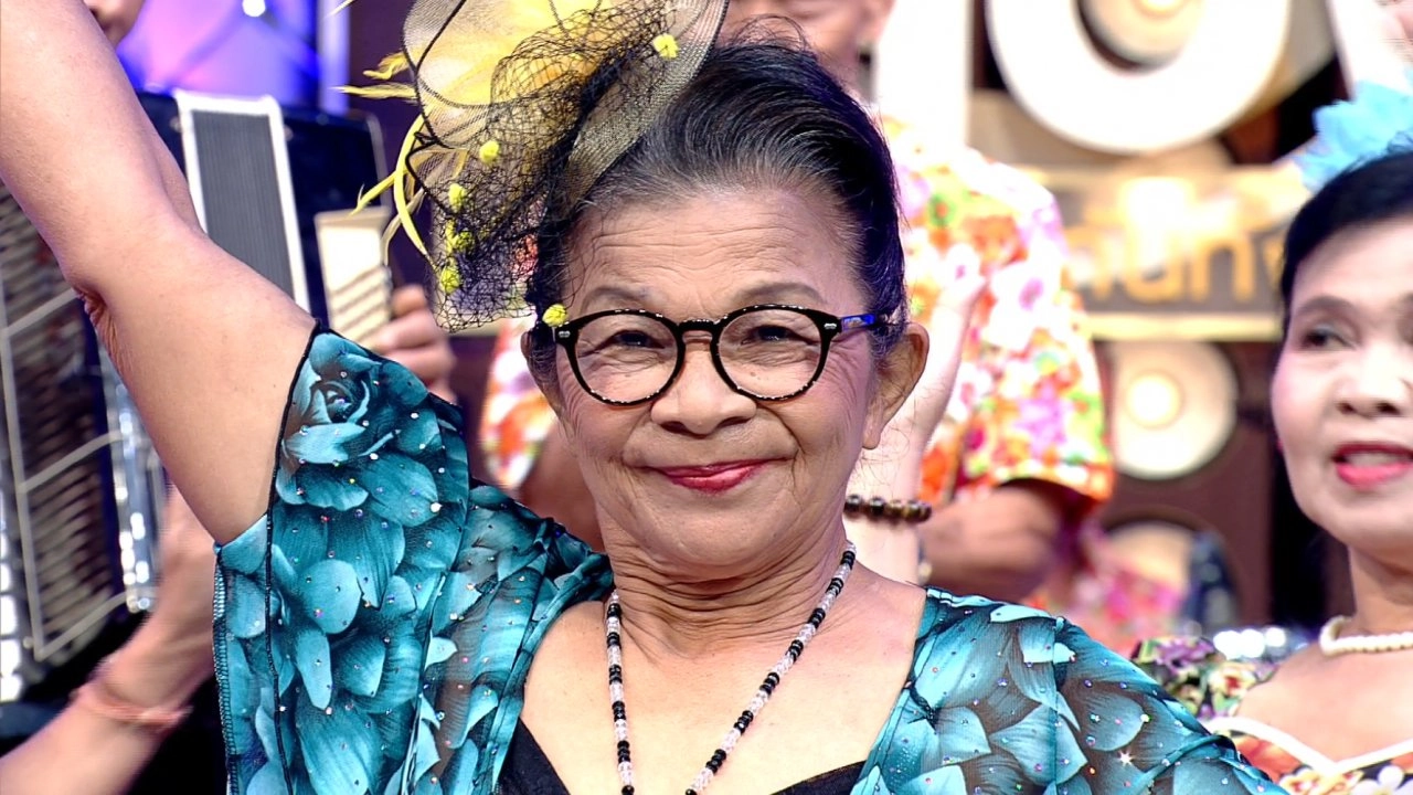 ครอบครัวนภาลัย "เซเลบ-บ้านค่าย-ยายม่อม ตอน 4"