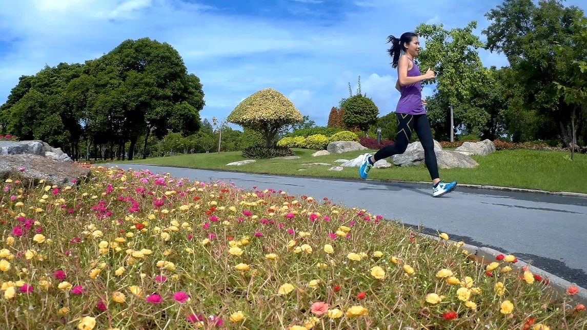 สาวนักวิ่งขาแรง