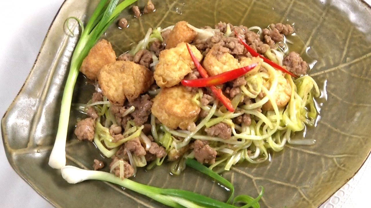 กุยช่ายขาวผัดเต้าหู้ไข่หมูสับ