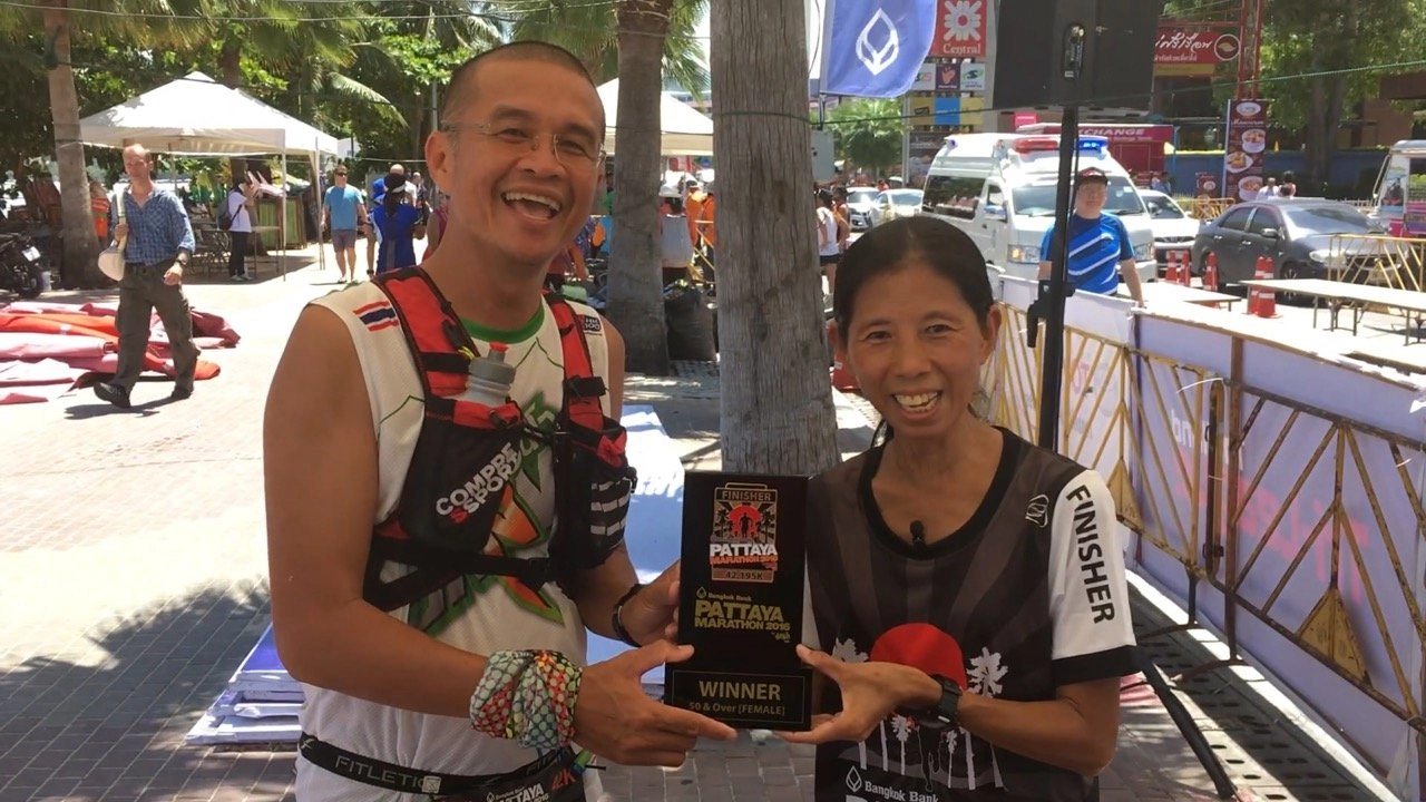 ป้าตุ๊ก วิ่งต้านมะเร็ง