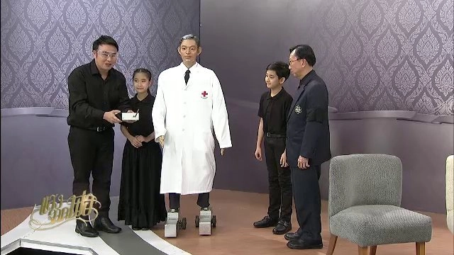 ​หุ่นยนต์คุณหมอพระราชทาน