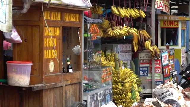 ตลาดมาเจสจิก, อุตสาหกรรมที่เกี่ยวเนื่องกับการเกษตรและใช้แรงงานระดับกลาง