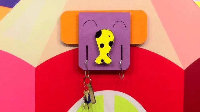 ช้างน้อยแขวนของ