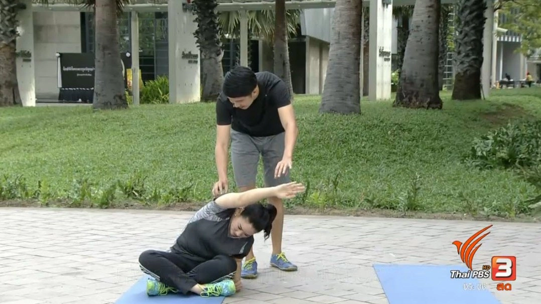 ท่าบริหารแก้อาการปวดหลังข้างเดียว