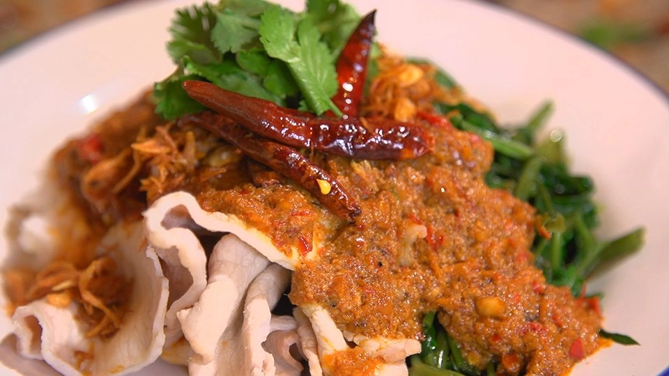 ผักปลอดสารจากรั้วมหาวิทยาลัย