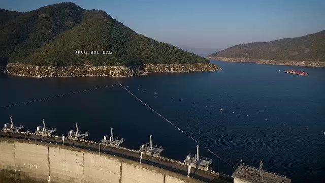 ทางผันน้ำเขื่อนภูมิพล