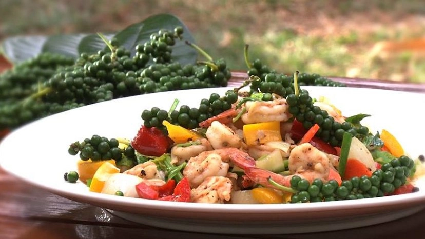 กุ้งผัดพริกไทยดำ