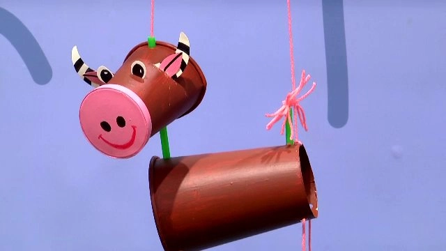 หุ่นเชิดแกนกระดาษทิชชู