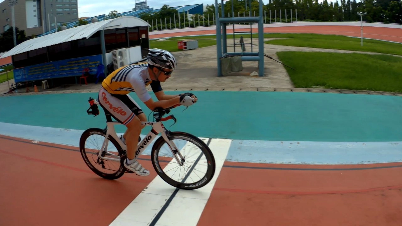 รุ่นใหญ่สนามราชมังคลา