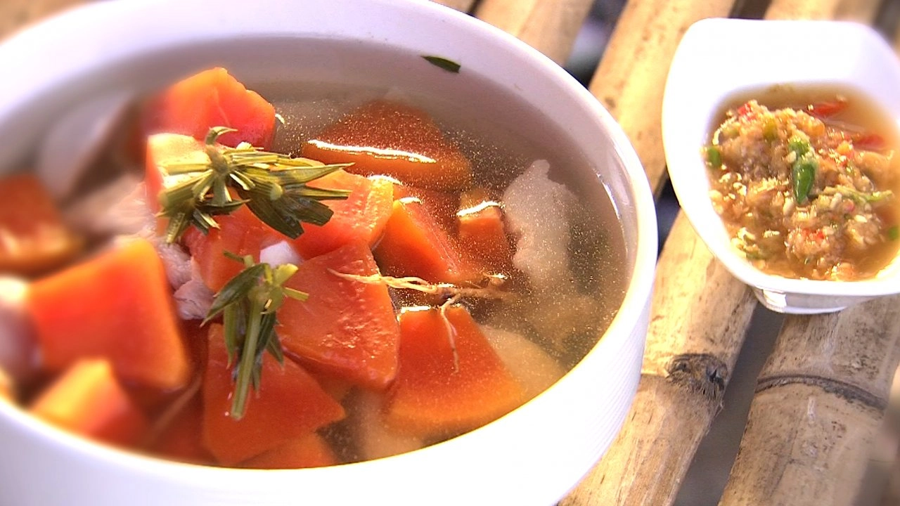 ไก่ต้มมะละกอพริกเกลือ